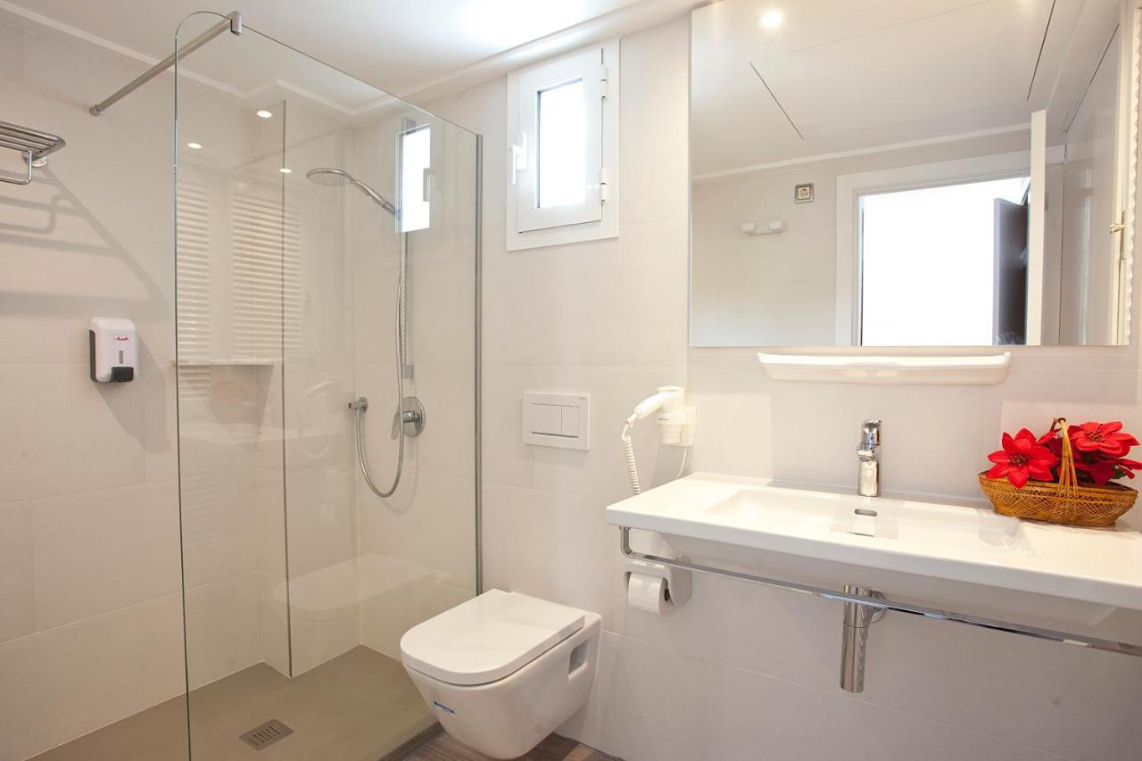 Apartamentos Ferrera Pins Cala Ferrera  Luaran gambar
